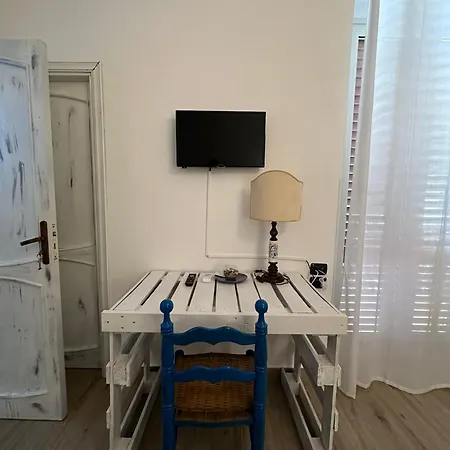 Civico 98 בית הארחה 3*